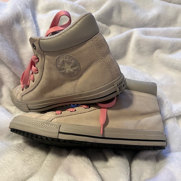 Suede Cream and Pink Converse women’s size 6 - Picture 4 of 7